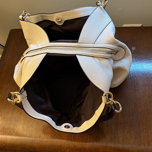 Lexi chalk w/brown and black handles and tag with gold trim and dust bag - Picture 3 of 6